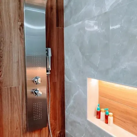 Elegant 2 Free Wifi And Netflix *